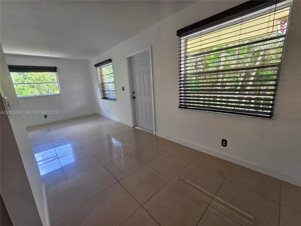 1125 NE 16th Place Fort Lauderdale FL 33305
