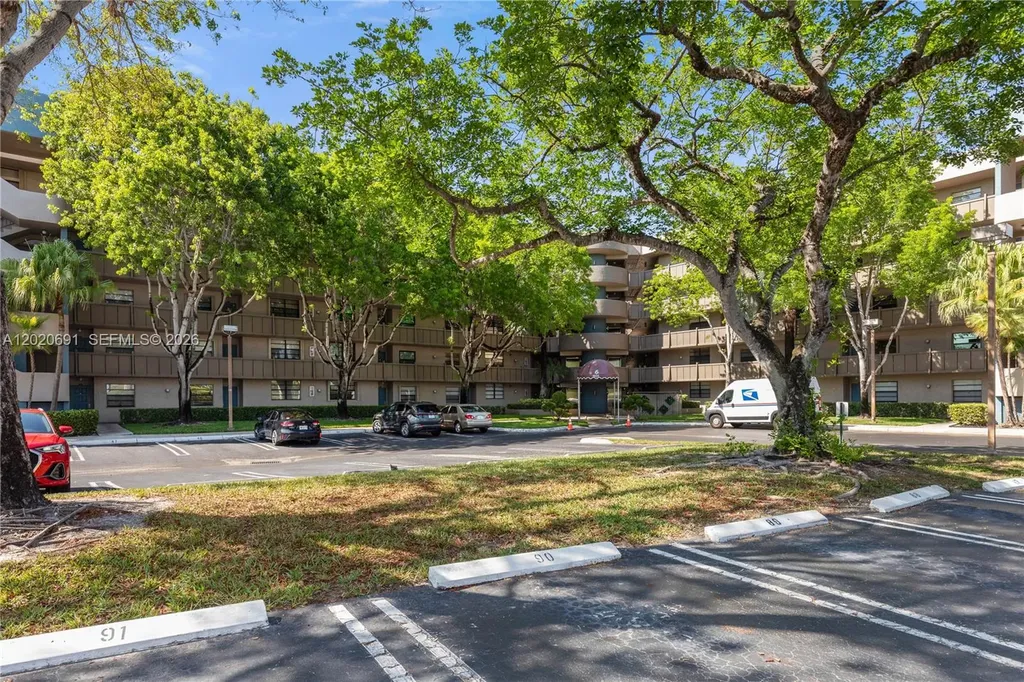901 Colony Point Circle Pembroke Pines FL 33026