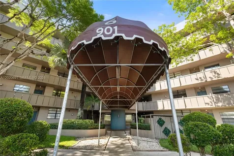 901 Colony Point Circle Pembroke Pines FL 33026
