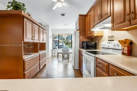 828 NW 79th Terrace Plantation FL 33324