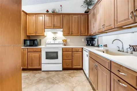 828 NW 79th Terrace Plantation FL 33324