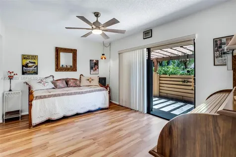 828 NW 79th Terrace Plantation FL 33324