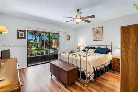 828 NW 79th Terrace Plantation FL 33324