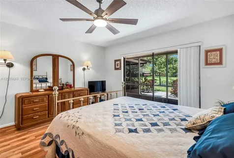 828 NW 79th Terrace Plantation FL 33324