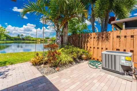 828 NW 79th Terrace Plantation FL 33324