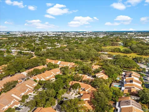 3400 Emerald Oaks Drive Hollywood FL 33021