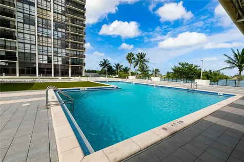 600 NE 36th Street Miami FL 33137