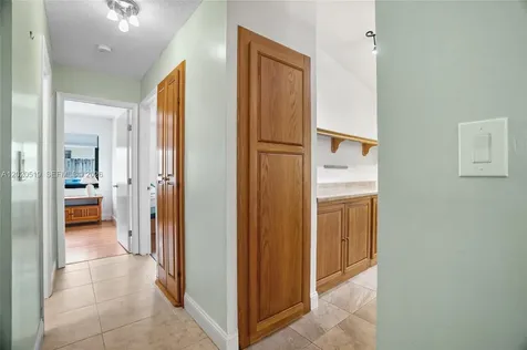 1070 Cedar Creek Way Davie FL 33325