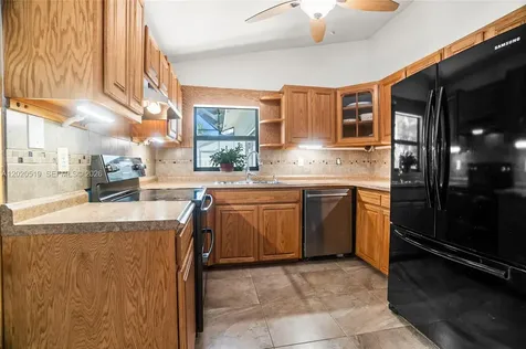 1070 Cedar Creek Way Davie FL 33325
