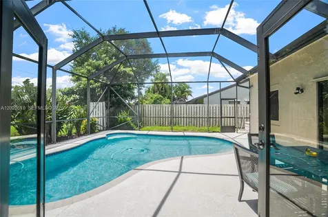 1070 Cedar Creek Way Davie FL 33325