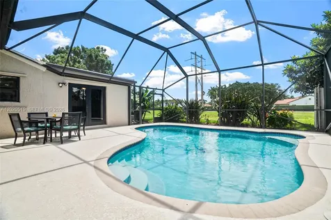 1070 Cedar Creek Way Davie FL 33325