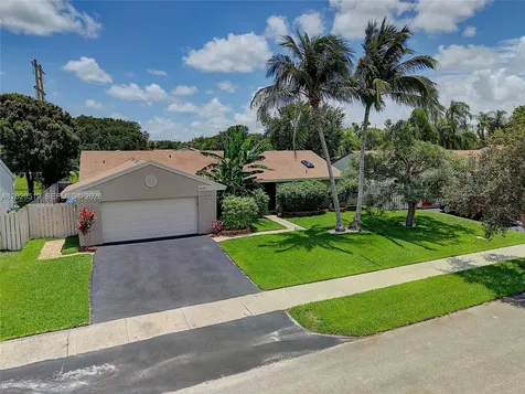 1070 Cedar Creek Way Davie FL 33325