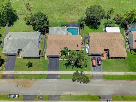 1070 Cedar Creek Way Davie FL 33325