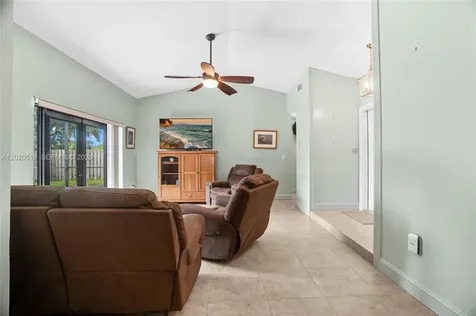 1070 Cedar Creek Way Davie FL 33325