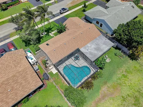 1070 Cedar Creek Way Davie FL 33325