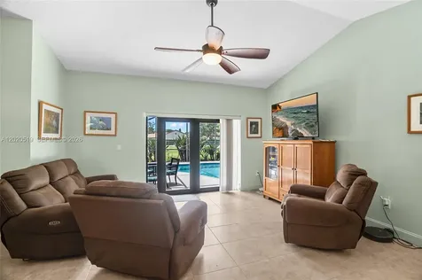 1070 Cedar Creek Way Davie FL 33325