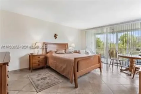 3800 Oaks Clubhouse Drive Pompano Beach FL 33069