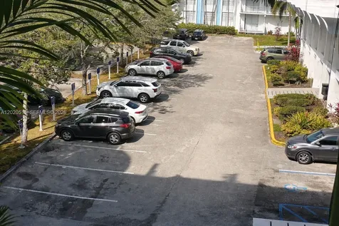 496 NW 165th Miami FL 33169