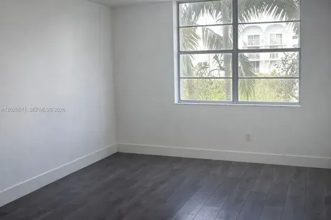 496 NW 165th Miami FL 33169