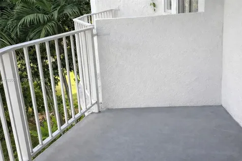 496 NW 165th Miami FL 33169