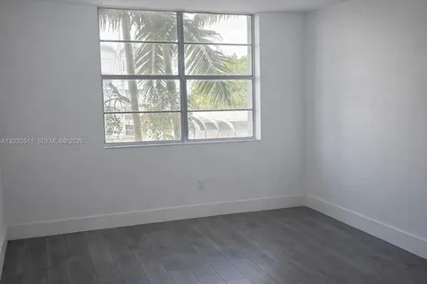 496 NW 165th Miami FL 33169