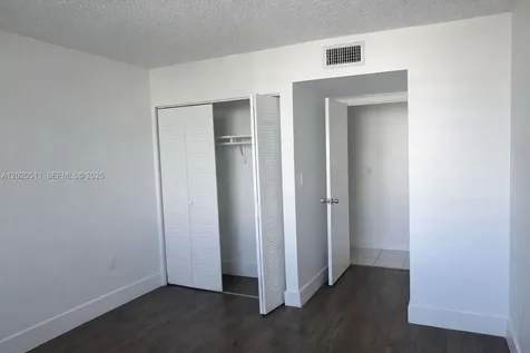 496 NW 165th Miami FL 33169