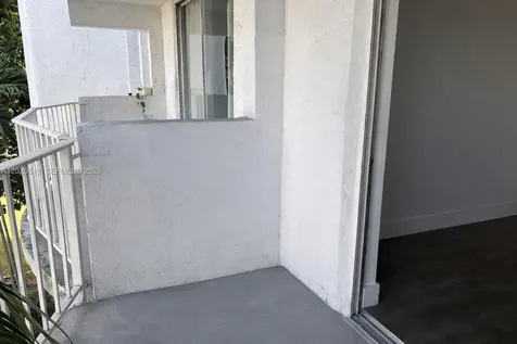 496 NW 165th Miami FL 33169
