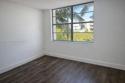 496 NW 165th Miami FL 33169