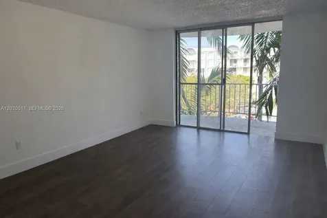 496 NW 165th Miami FL 33169