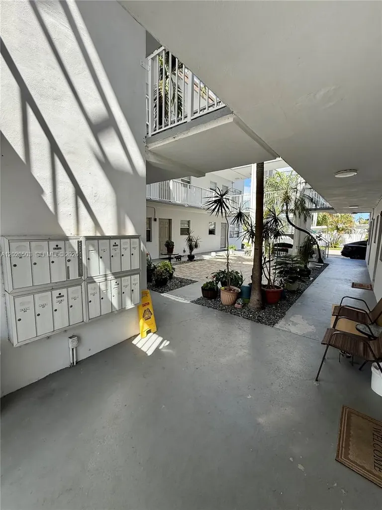 1607 Arthur Street Hollywood FL 33020