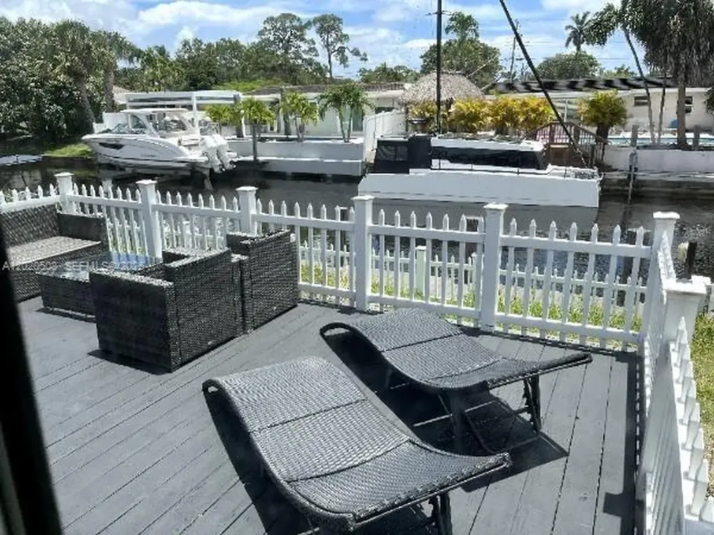 2430 Key Largo Lane Fort Lauderdale FL 33312