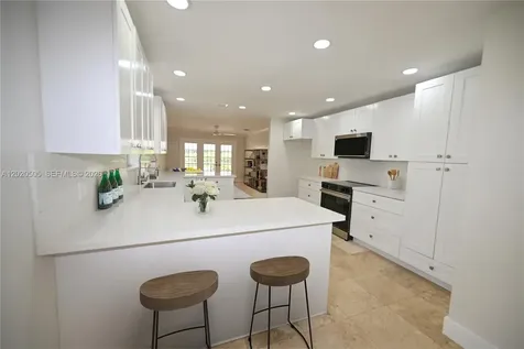 2125 Harbor Way Weston FL 33326