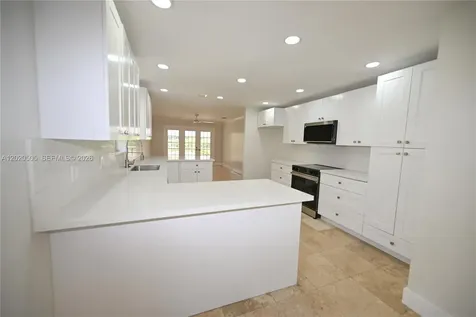 2125 Harbor Way Weston FL 33326