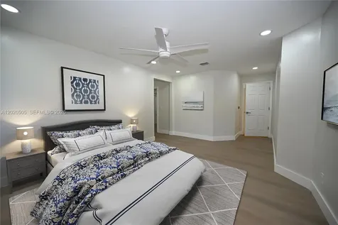 2125 Harbor Way Weston FL 33326