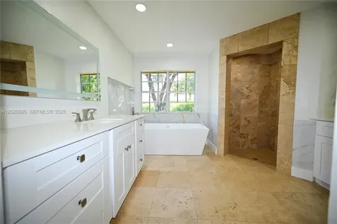 2125 Harbor Way Weston FL 33326