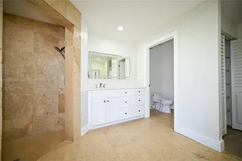 2125 Harbor Way Weston FL 33326