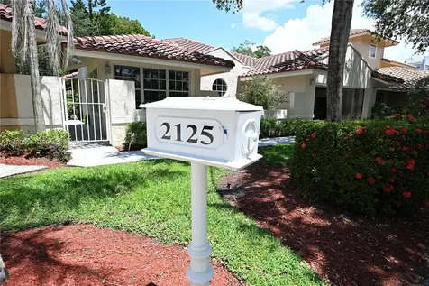 2125 Harbor Way Weston FL 33326