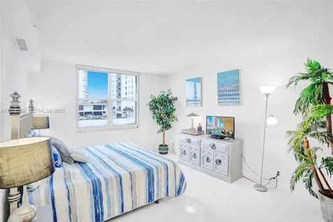 2501 S Ocean Drive Hollywood FL 33019