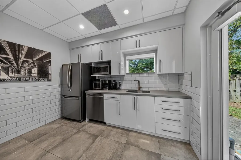 1327 SE 2nd Avenue Fort Lauderdale FL 33316
