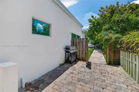 1327 SE 2nd Avenue Fort Lauderdale FL 33316