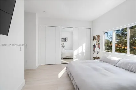 3362 SW 23rd Terrace Miami FL 33145