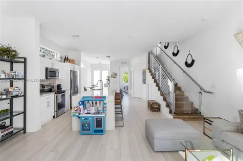 3362 SW 23rd Terrace Miami FL 33145