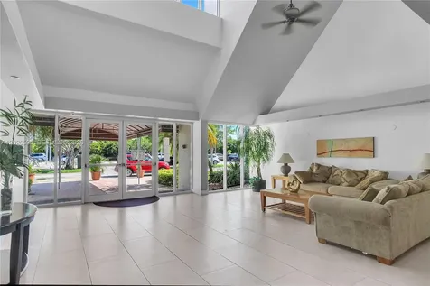 100 Lakeview Drive Weston FL 33326