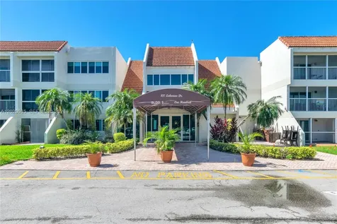 100 Lakeview Drive Weston FL 33326
