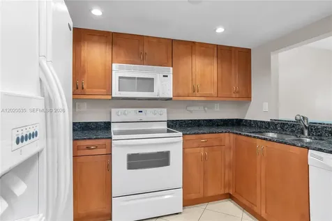 100 Lakeview Drive Weston FL 33326