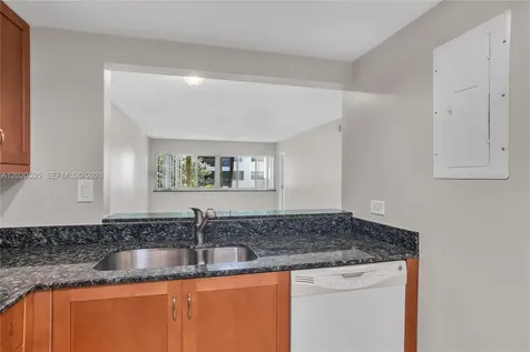 100 Lakeview Drive Weston FL 33326