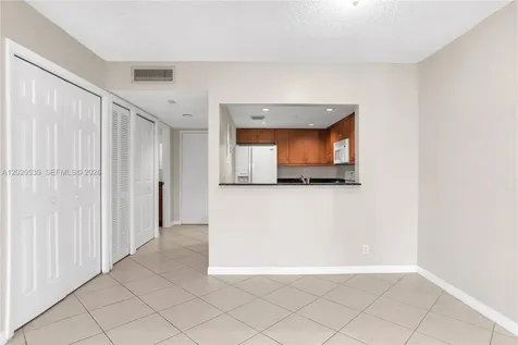 100 Lakeview Drive Weston FL 33326