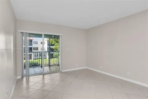 100 Lakeview Drive Weston FL 33326