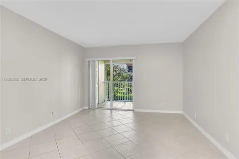 100 Lakeview Drive Weston FL 33326