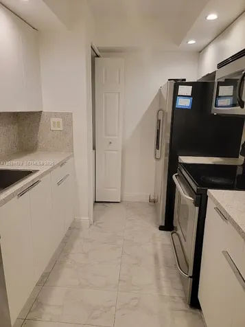 220 Lakeview Drive Weston FL 33326